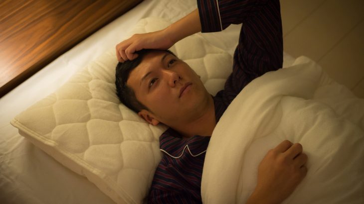 日頃の睡眠時間が短いのが困る？夜中に起きるのは何が原因？